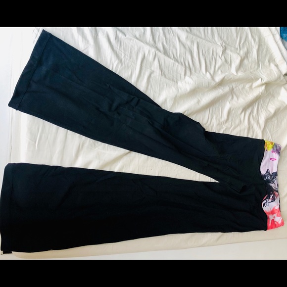 Lululemon flare pants groove size 4 - Picture 3 of 9